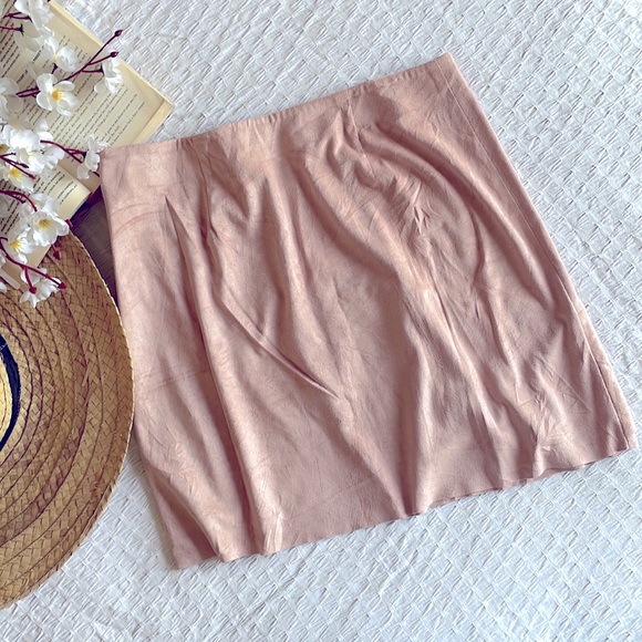 MANGO Skirt - pastel pink suede skirt with frill - Picture 4 of 7